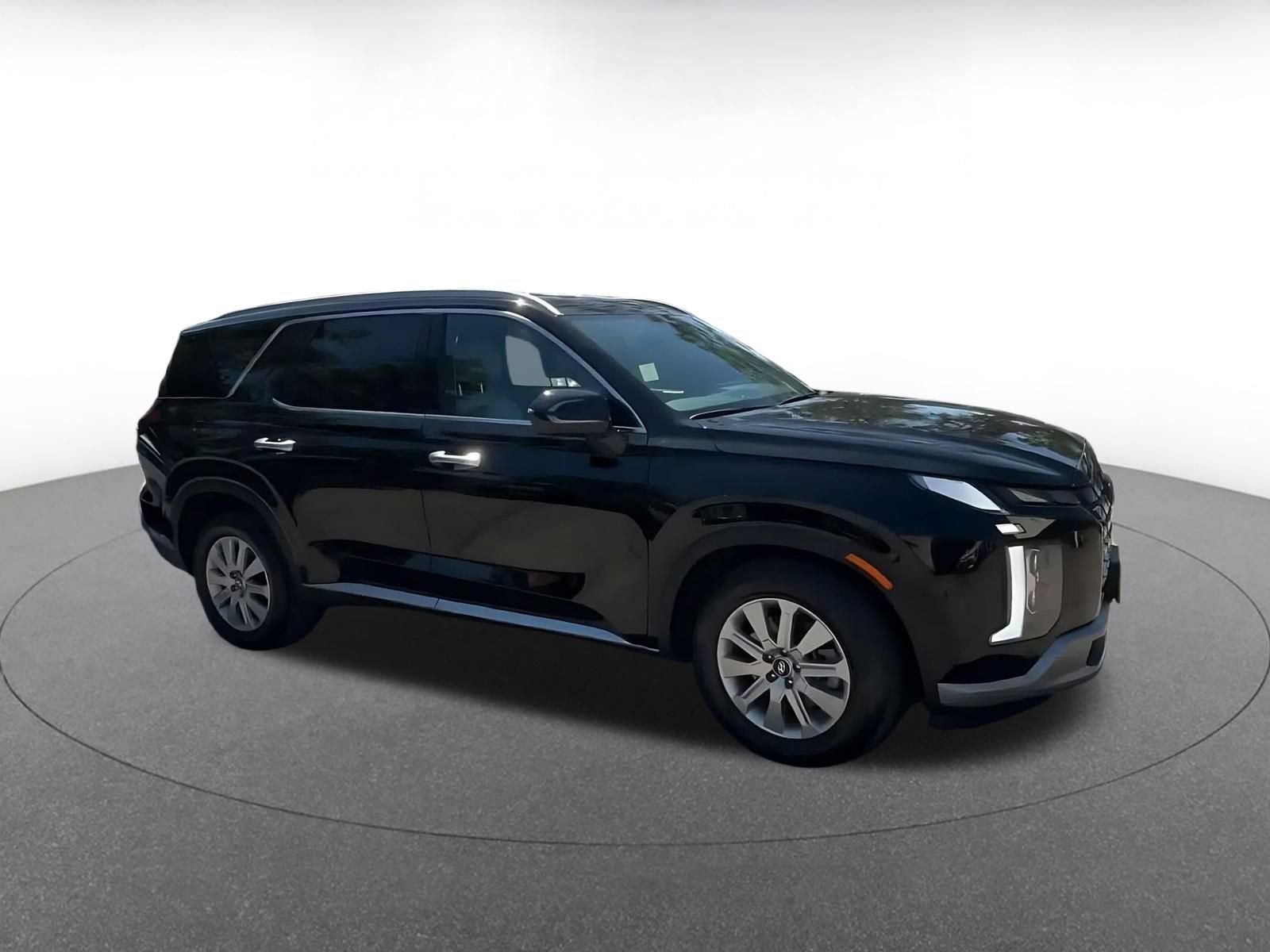 Used 2025 Hyundai Palisade SEL FWD image 2