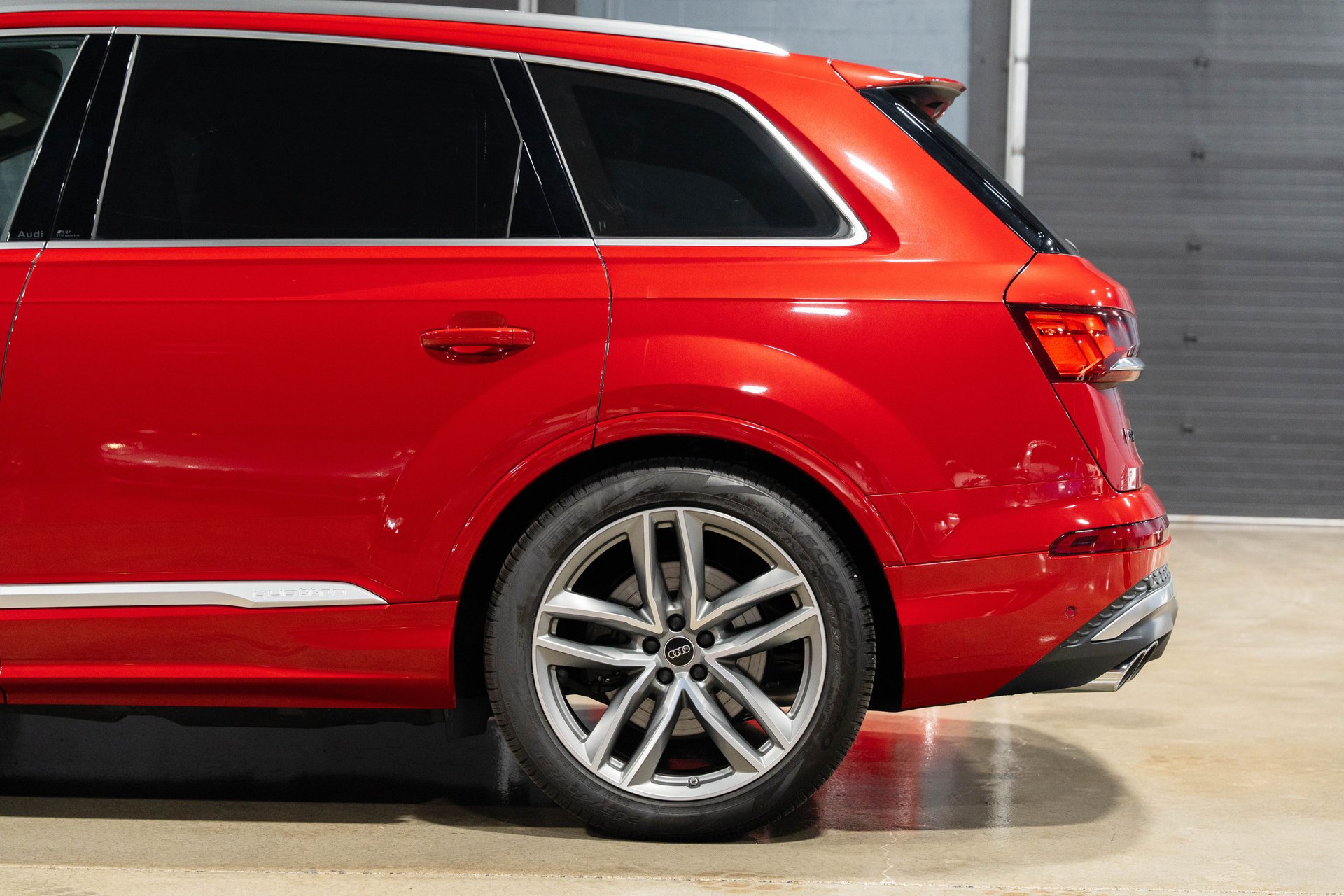 Used 2025 Audi SQ7 Prestige w/ Prestige Package AWD/4WD image 19