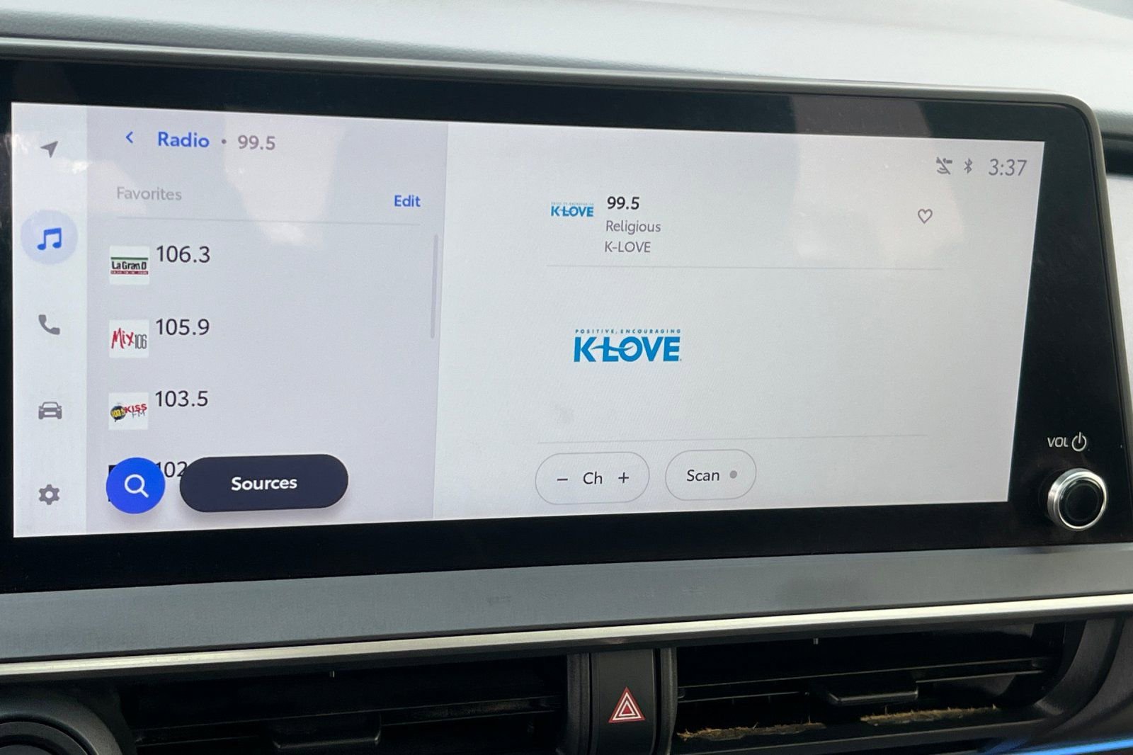 Used 2024 Toyota Prius XLE image 14