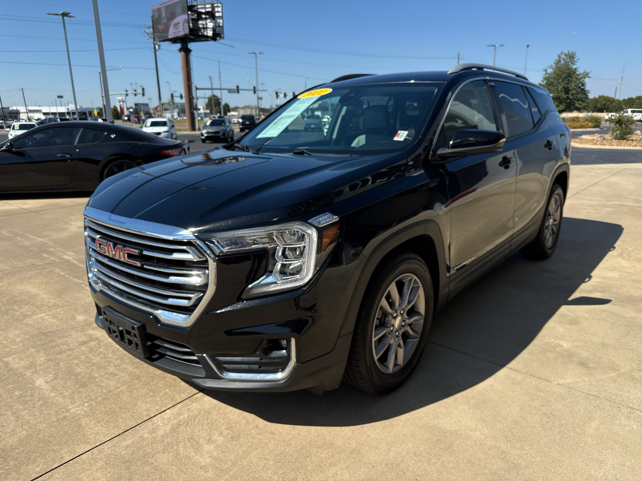 Used 2022 GMC Terrain SLT FWD image 3