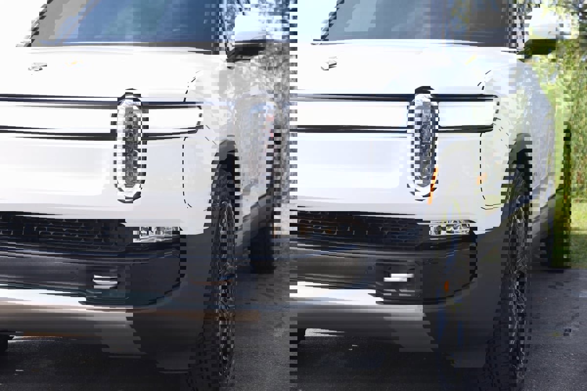 Used 2022 Rivian R1T Adventure image 77