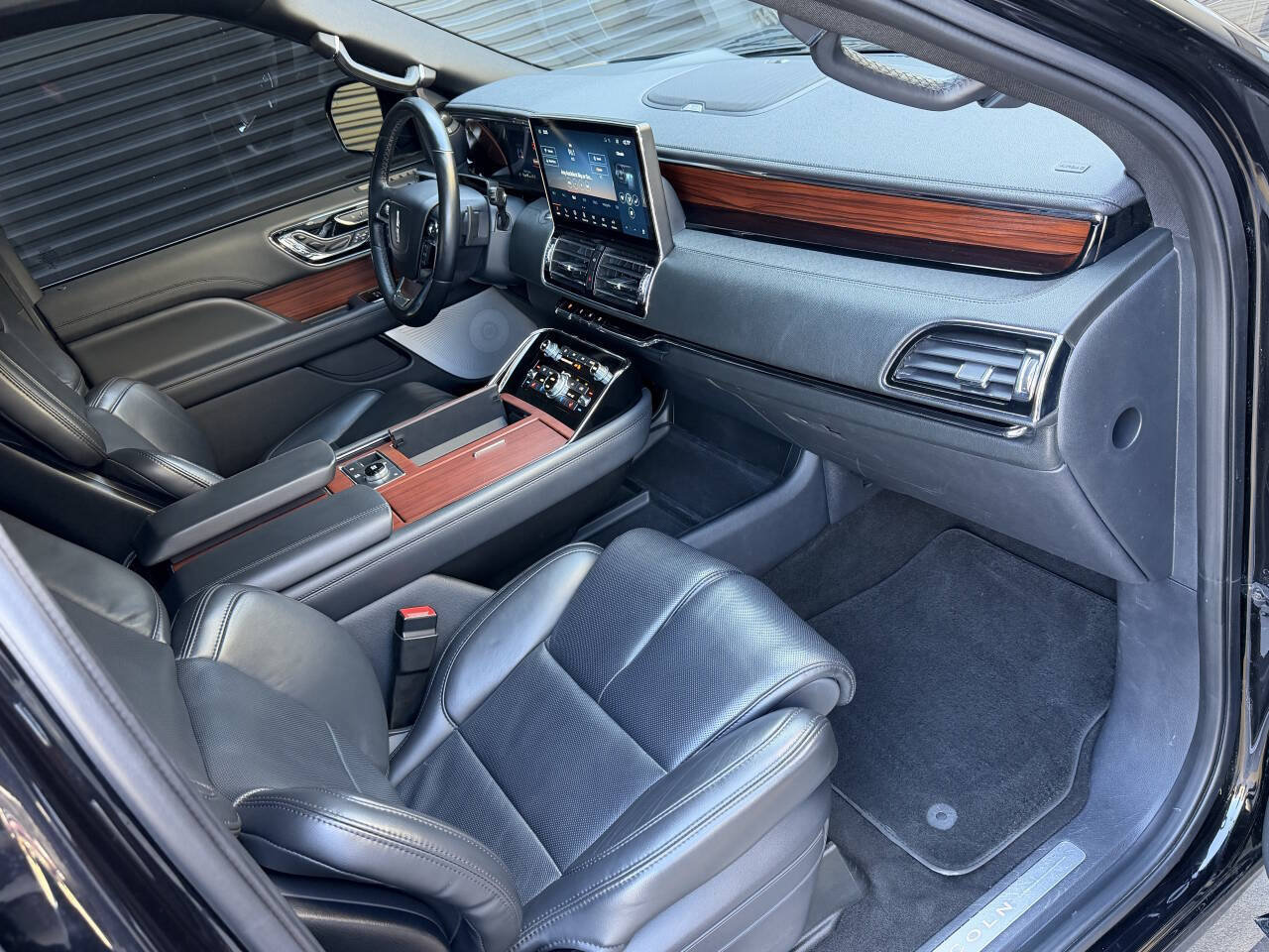 Used 2022 Lincoln Navigator Reserve AWD/4WD image 24