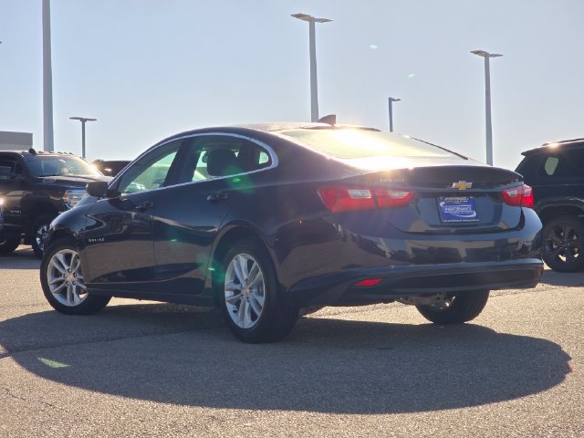 Used 2017 Chevrolet Malibu LT FWD image 20
