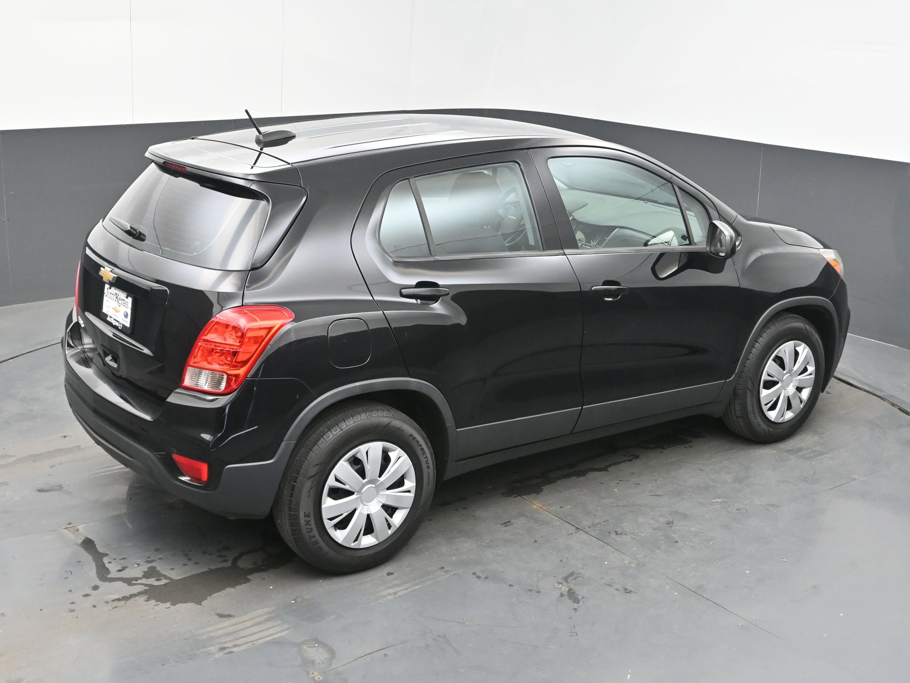 Used 2018 Chevrolet Trax LS image 32