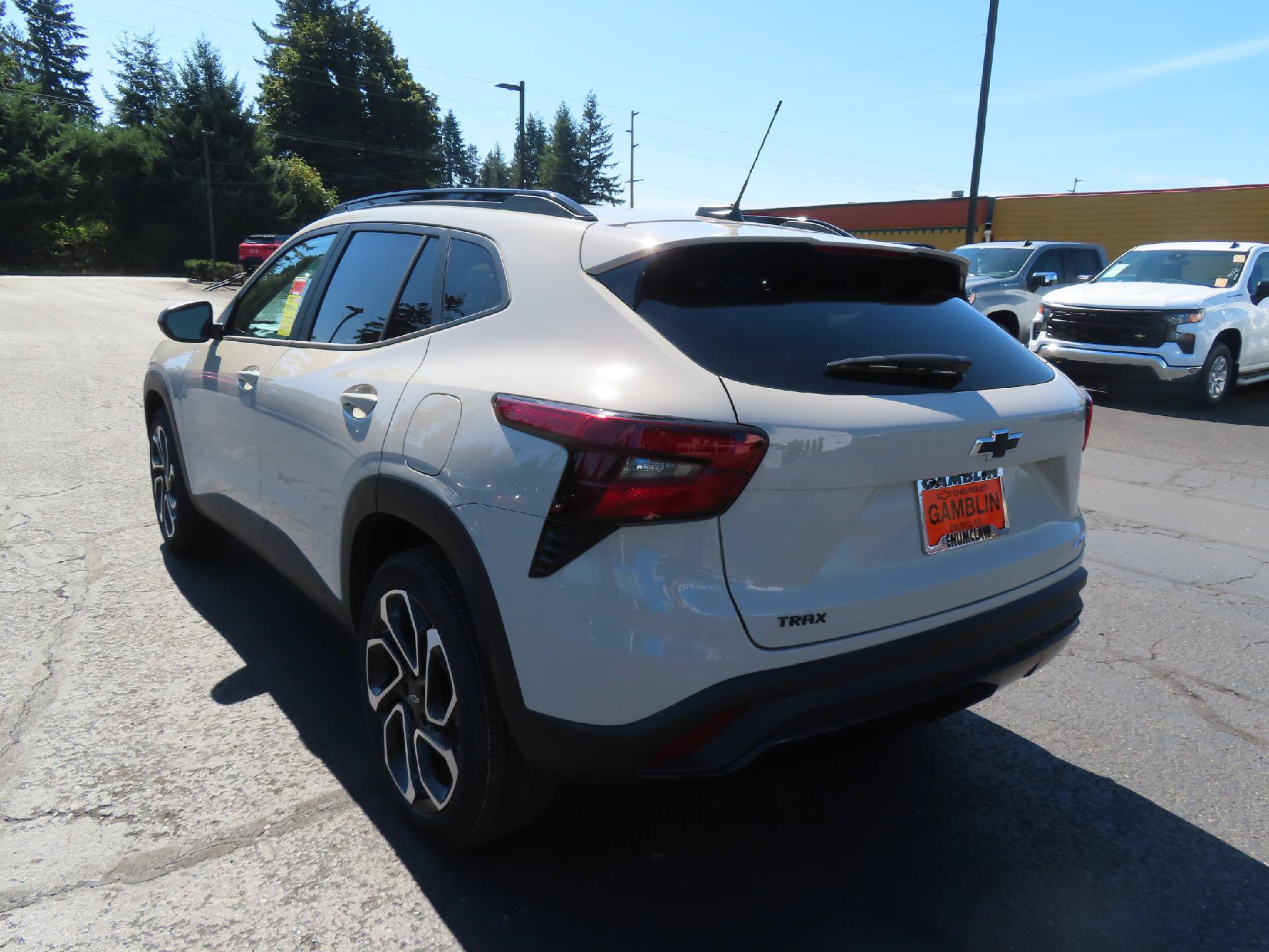 New 2026 Chevrolet Trax RS w/ Sunroof Package FWD image 5