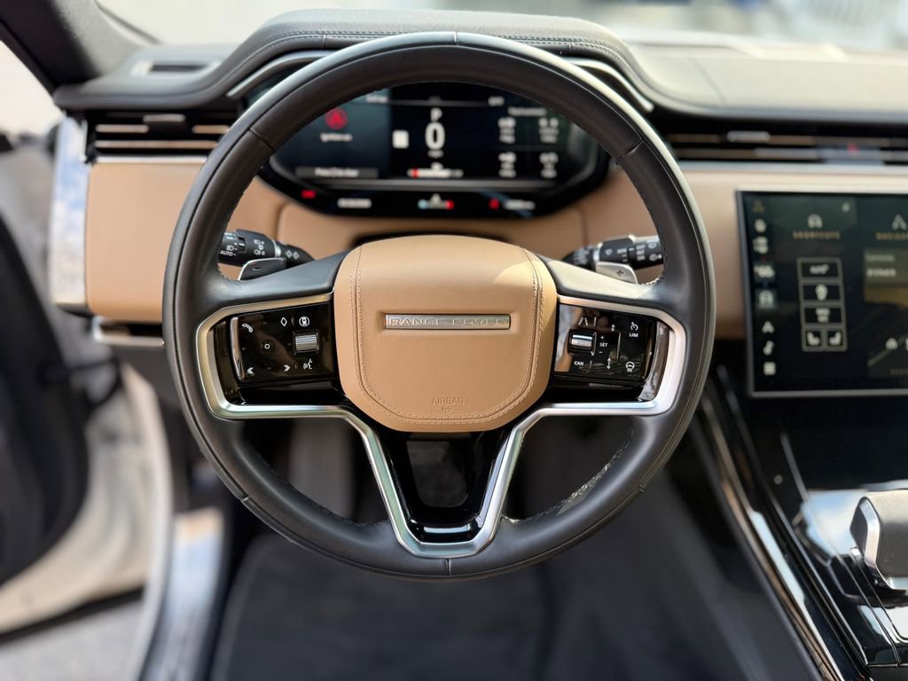 Used 2025 Land Rover Range Rover Sport SE image 6
