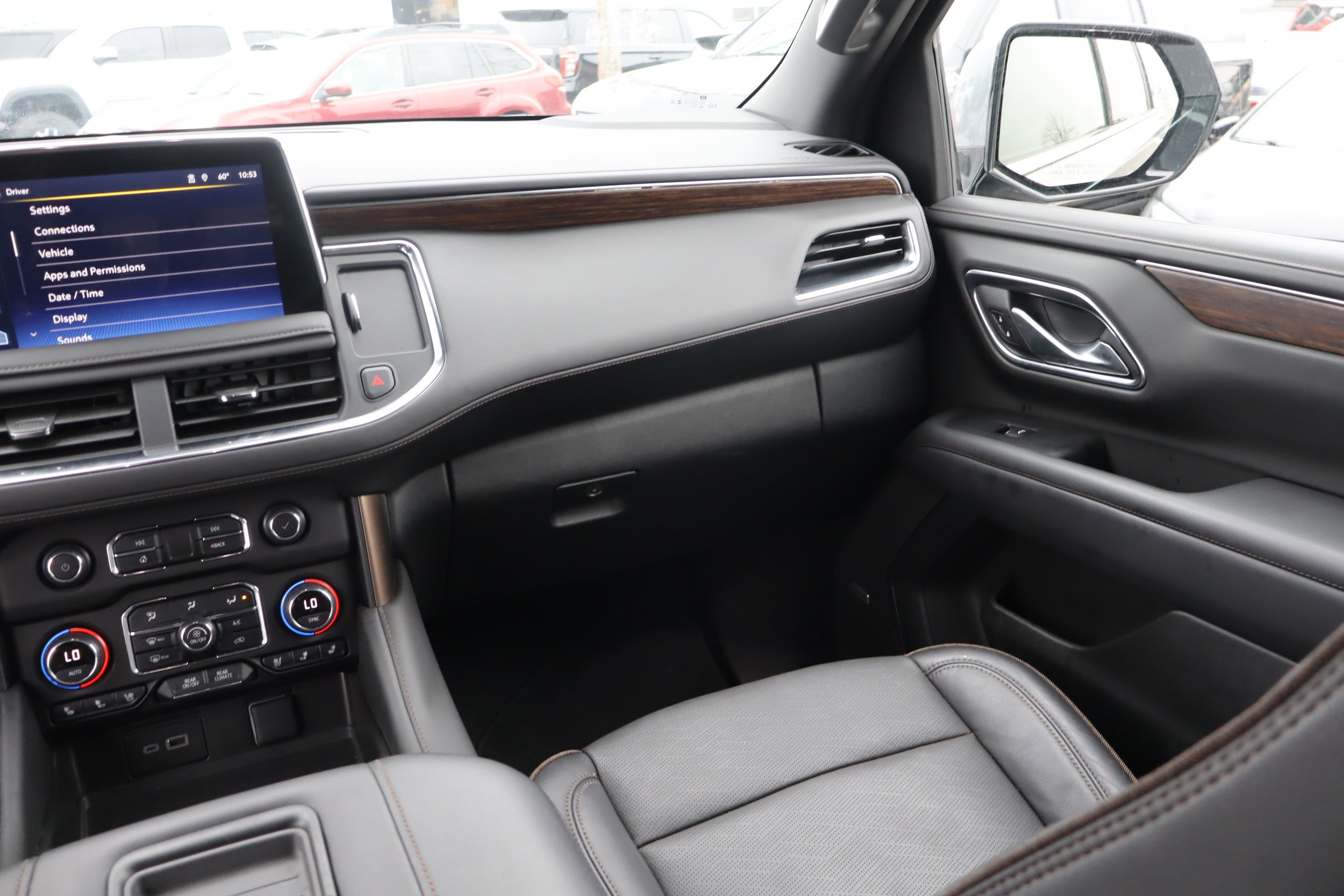 Certified 2024 Chevrolet Suburban High Country image 15