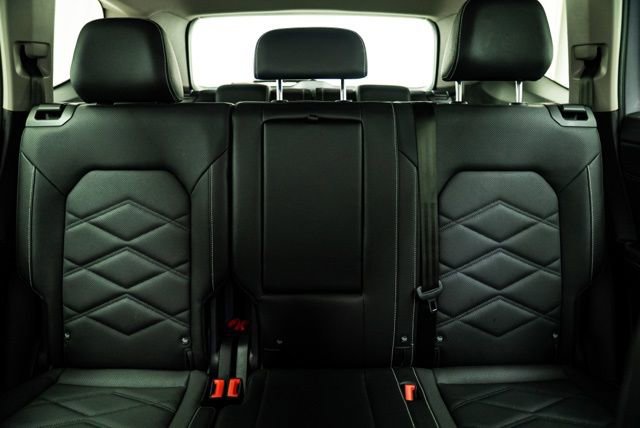 Used 2025 Volkswagen Atlas SE image 22