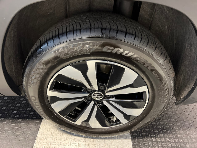 Certified 2025 Volkswagen Atlas SE FWD image 15