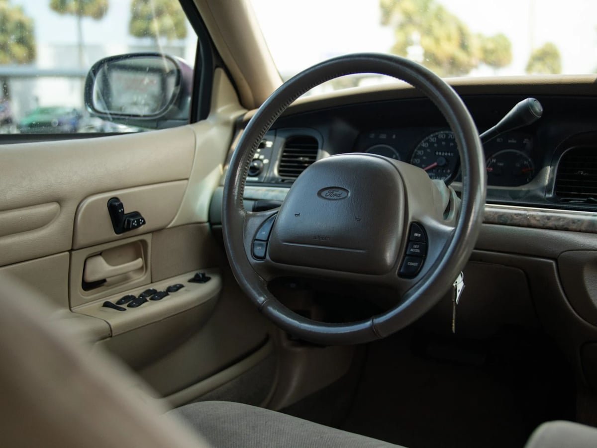 Used 1999 Ford Crown Victoria LX RWD image 23