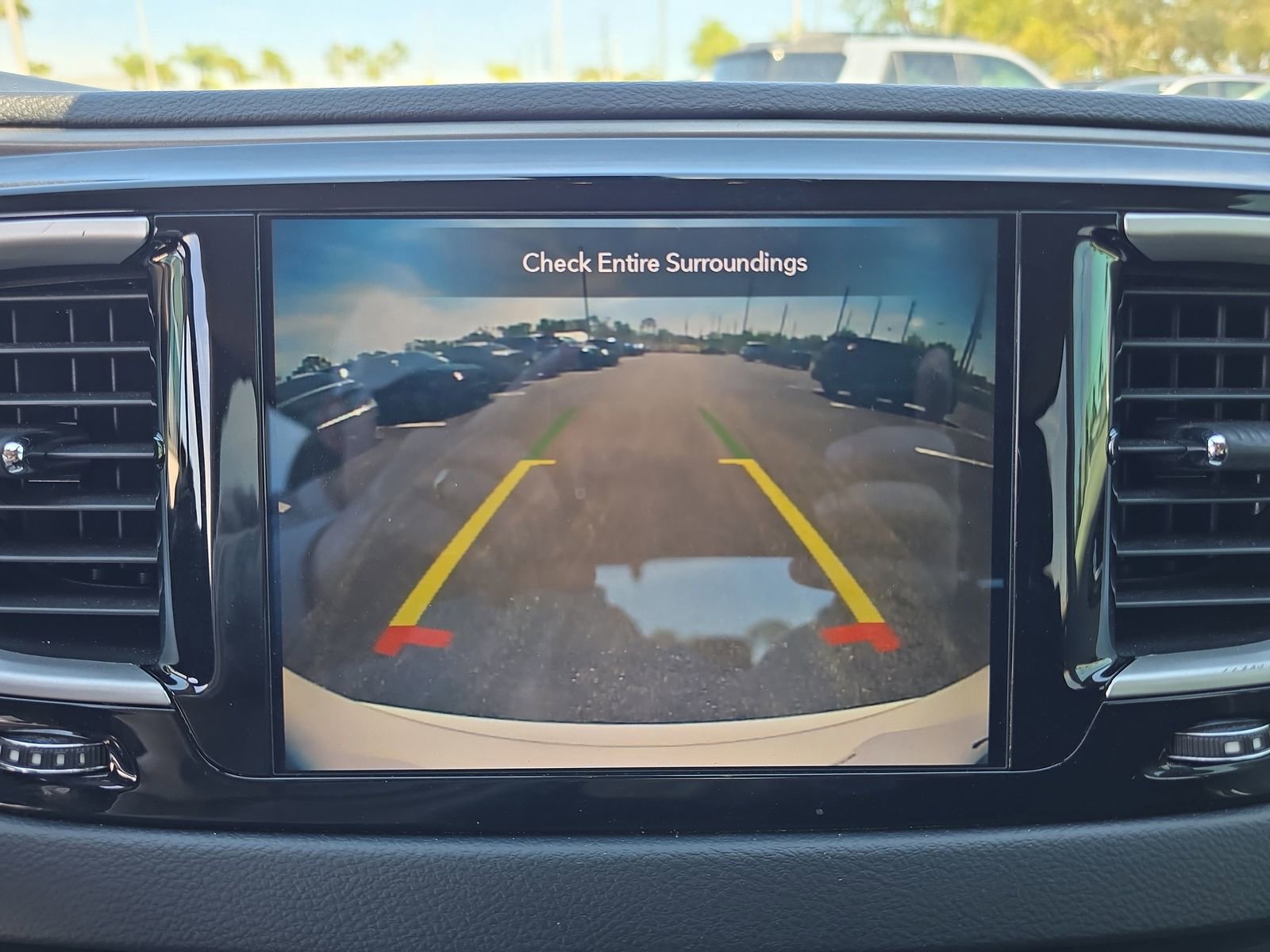 Used 2020 Chrysler Pacifica Touring image 18