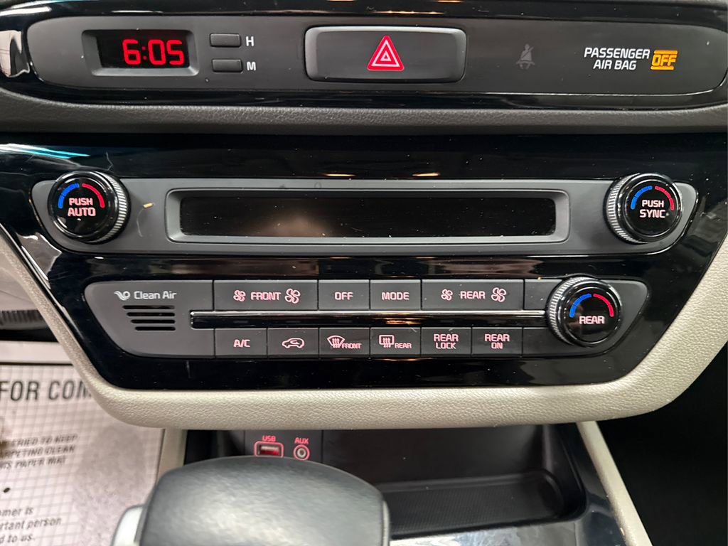 Used 2018 Kia Sedona EX image 32