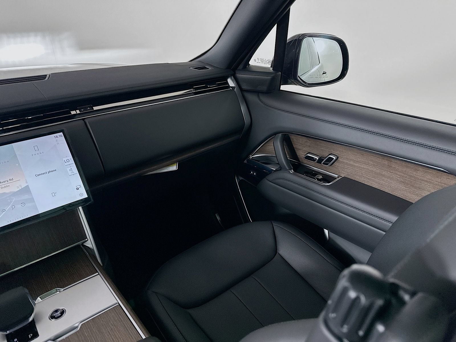New 2026 Land Rover Range Rover SE AWD/4WD image 23