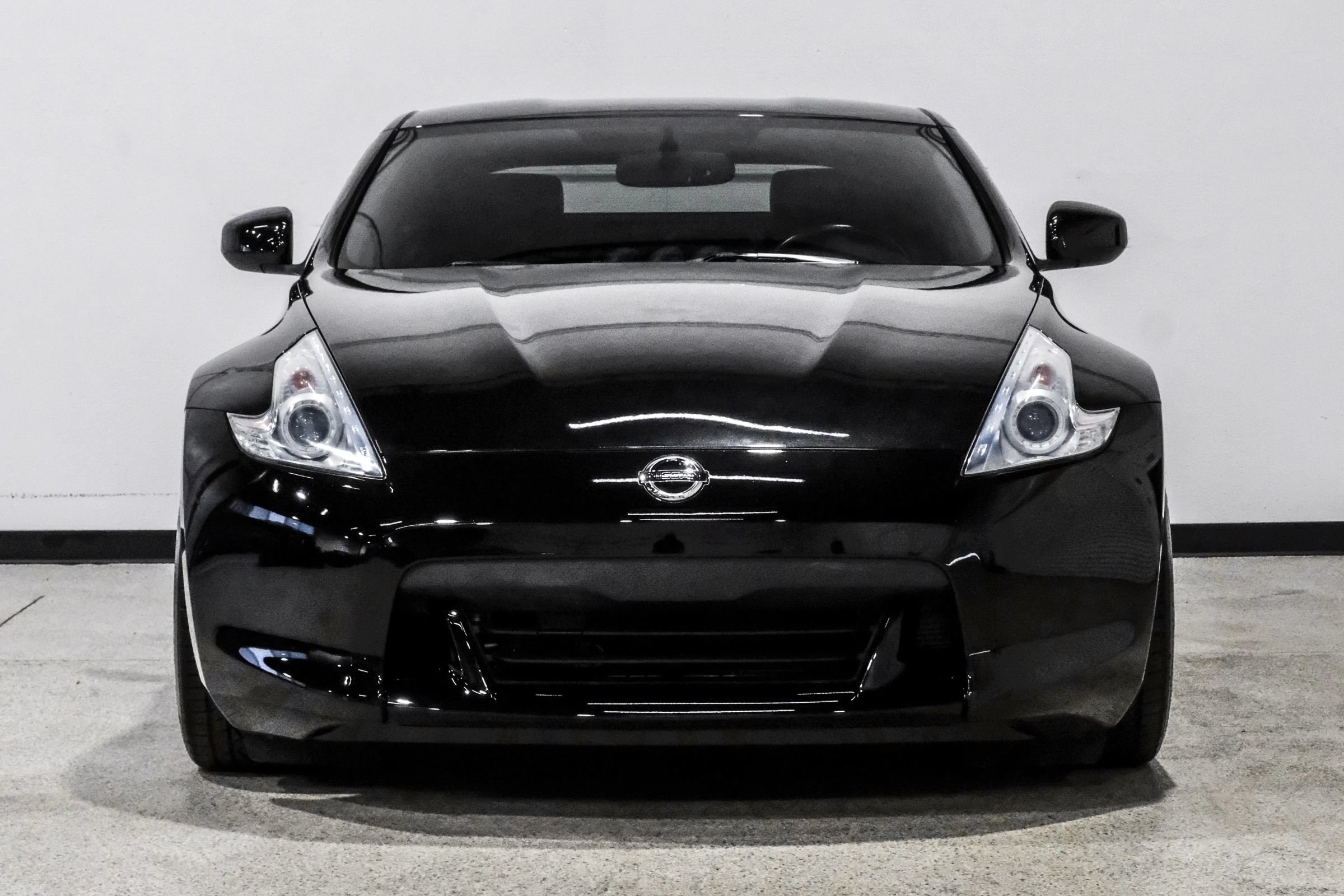 Used 2012 Nissan 370Z Touring w/ Sport Pkg RWD image 3