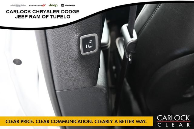 Used 2026 Chrysler Pacifica Limited FWD image 29
