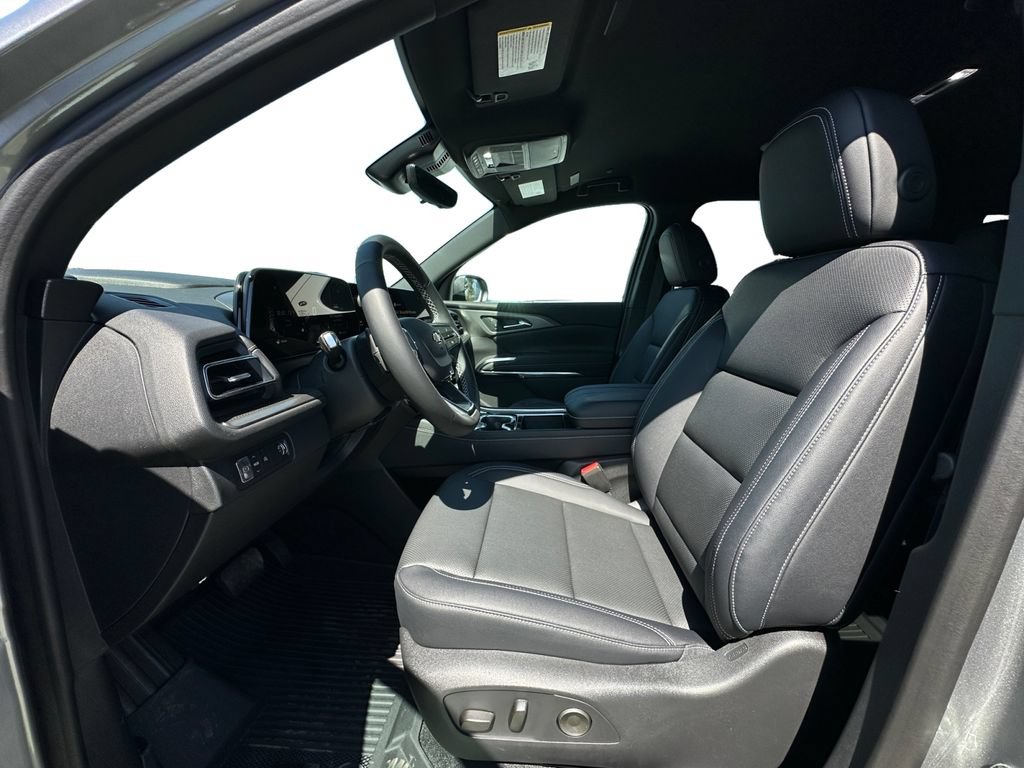 New 2026 Chevrolet Traverse LT w/ Driver Confidence Package FWD image 9
