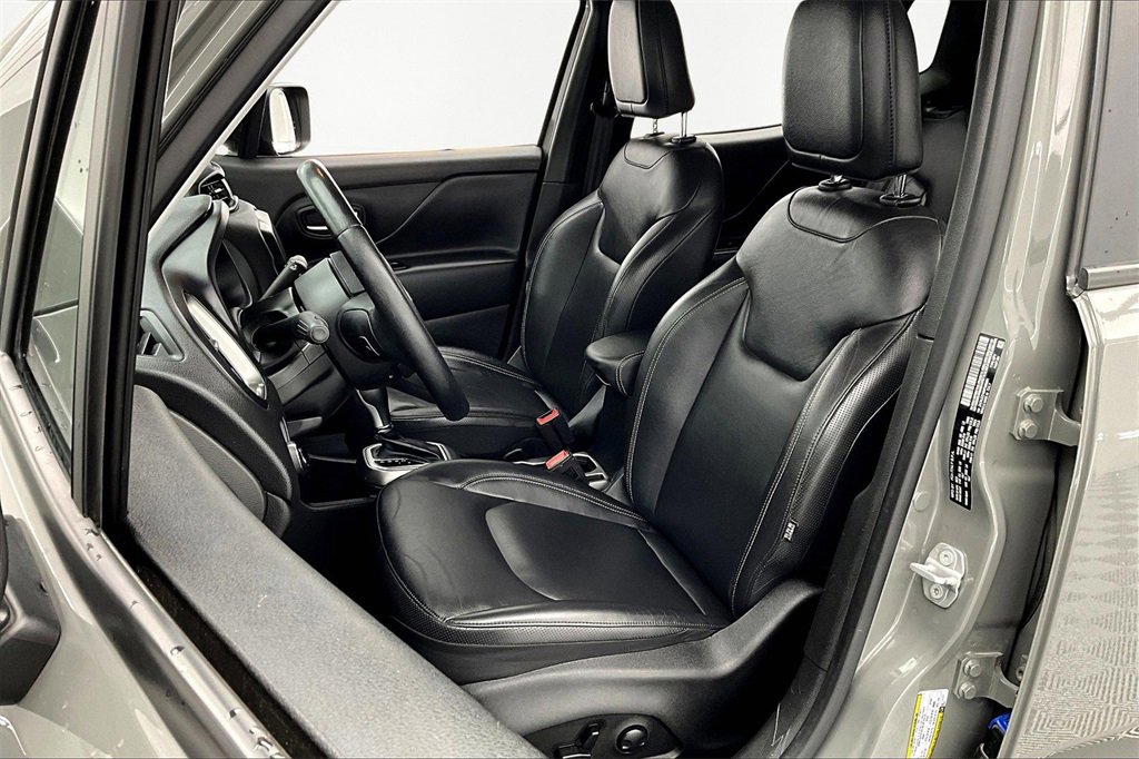 Used 2022 Jeep Renegade Limited image 25