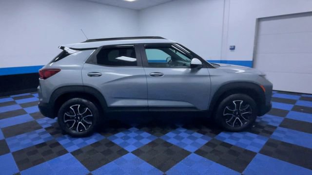 Used 2023 Chevrolet TrailBlazer ACTIV w/ Sun and Liftgate Package image 9