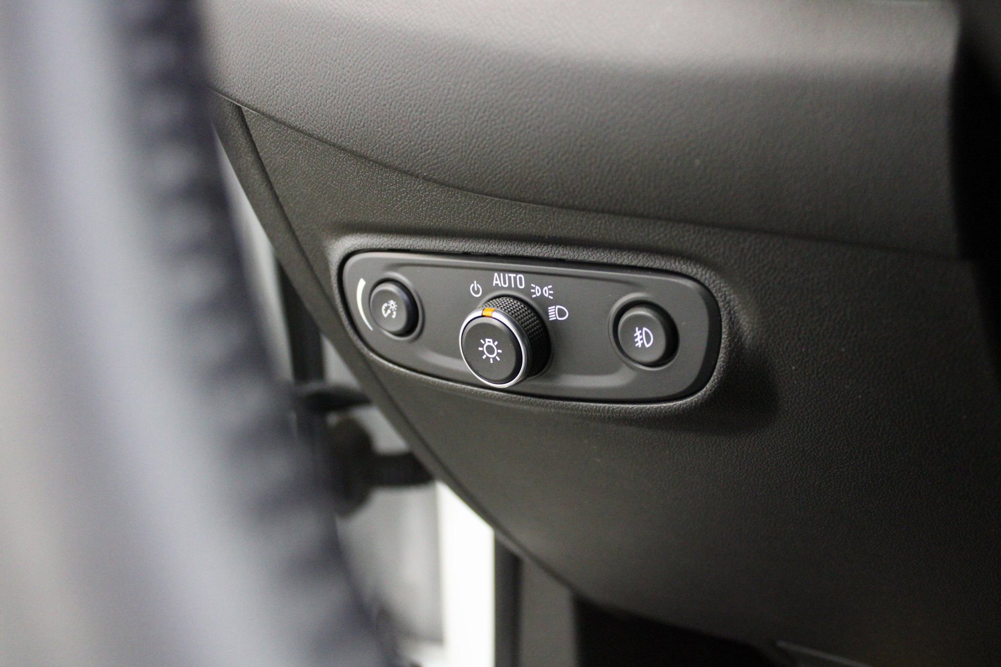 Used 2021 Chevrolet Equinox LT w/ Driver Convenience Package image 34