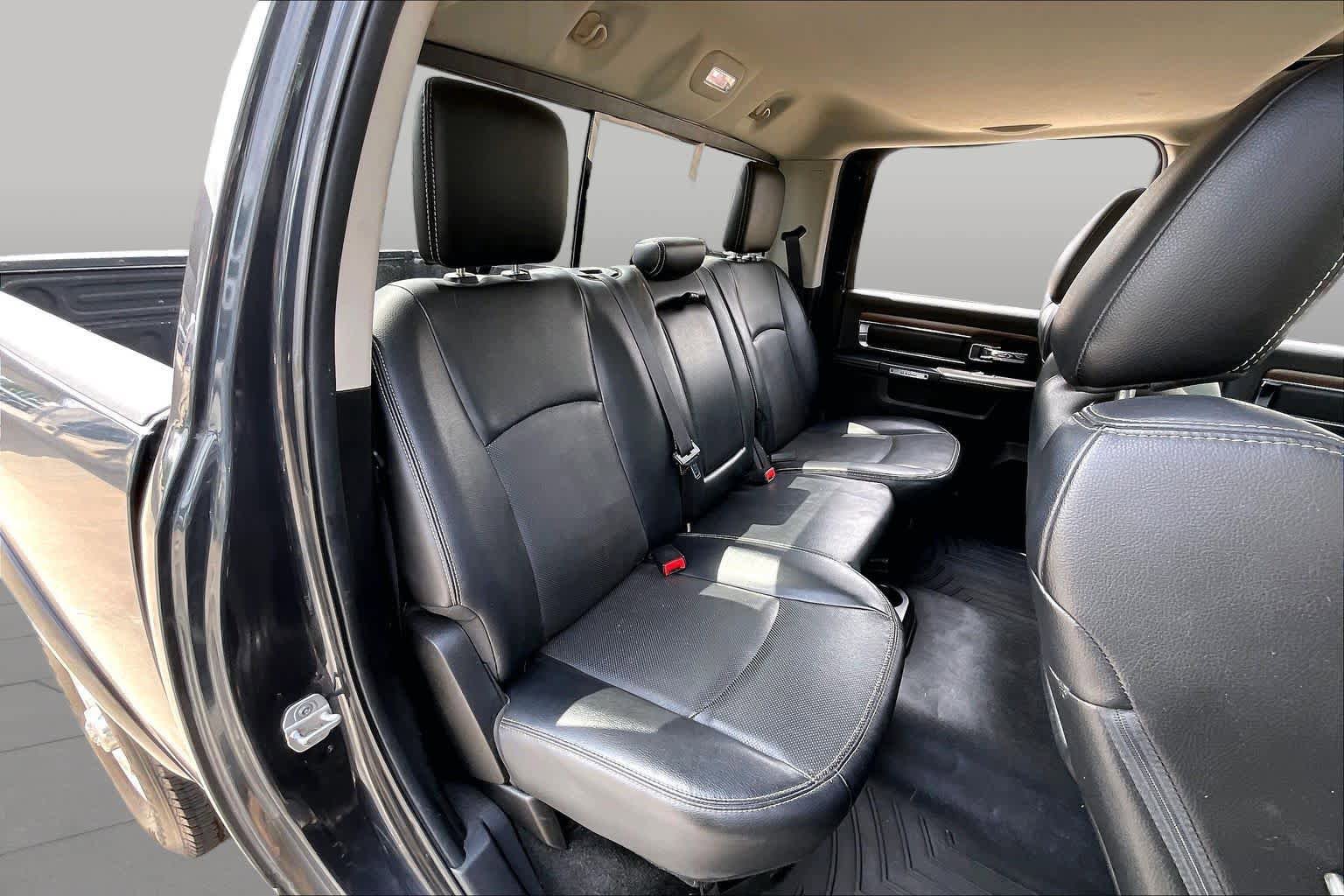 Used 2014 RAM 2500 Laramie w/ Convenience Group AWD/4WD image 18