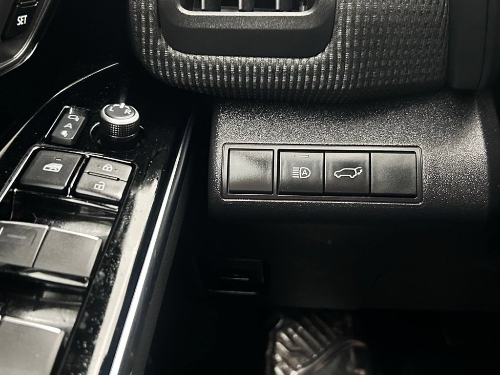 Used 2023 Subaru Solterra AWD image 18