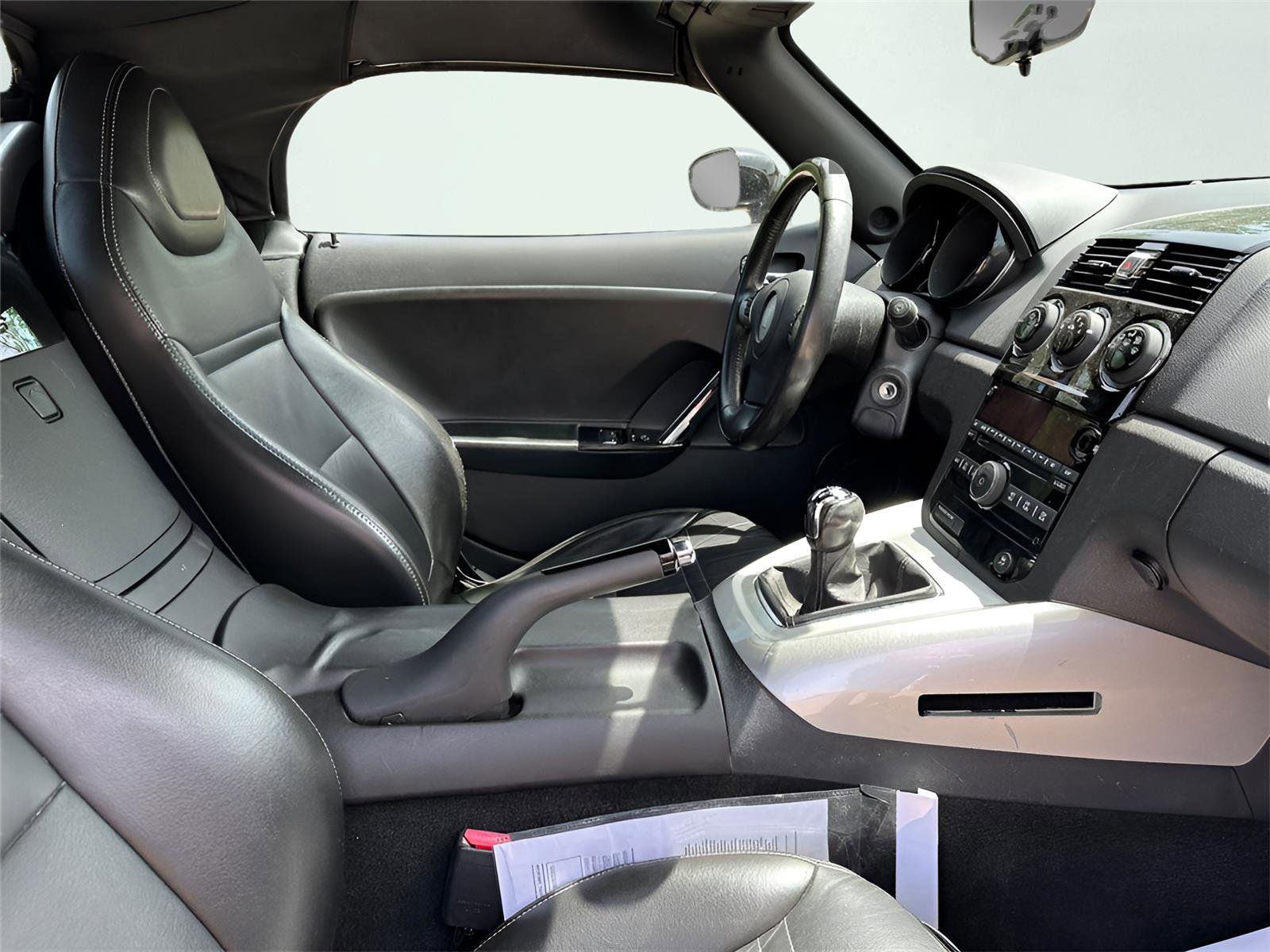 Used 2008 Saturn Sky w/ Weekend Getaway Package image 14