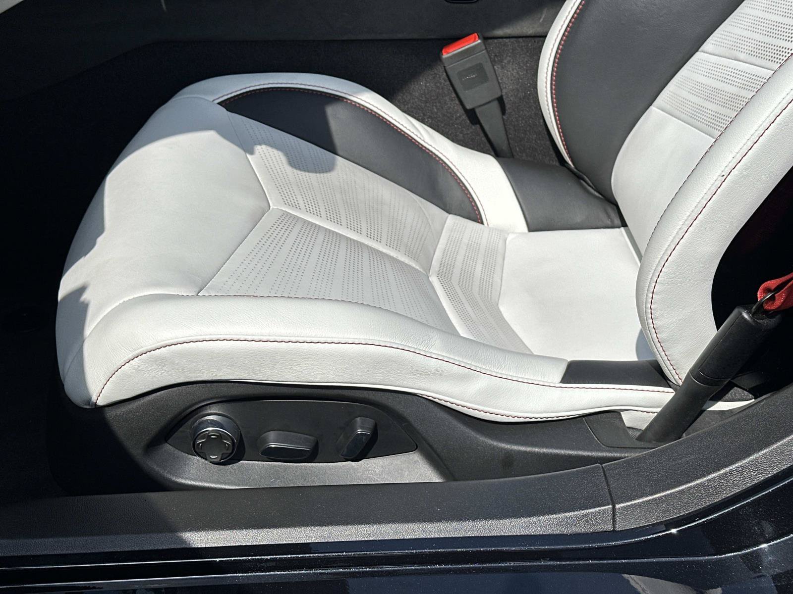 Certified 2023 Chevrolet Corvette Stingray Premium Conv RWD image 16