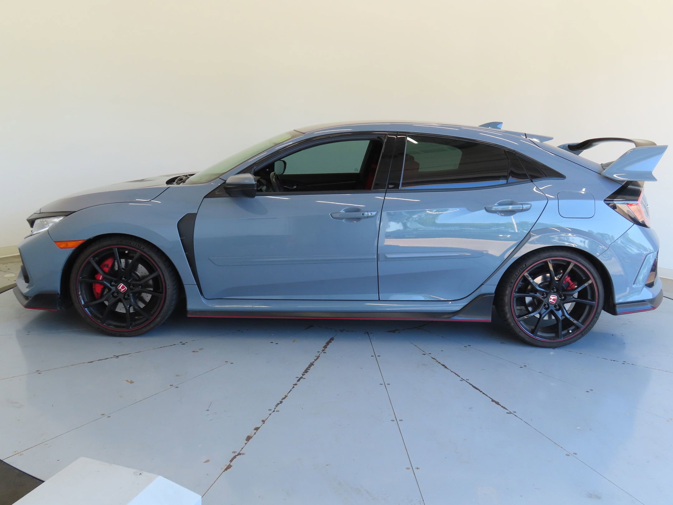 Used 2019 Honda Civic Type R image 7