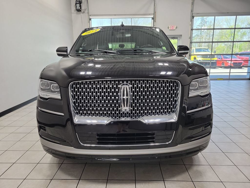Used 2024 Lincoln Navigator L Reserve AWD/4WD image 7
