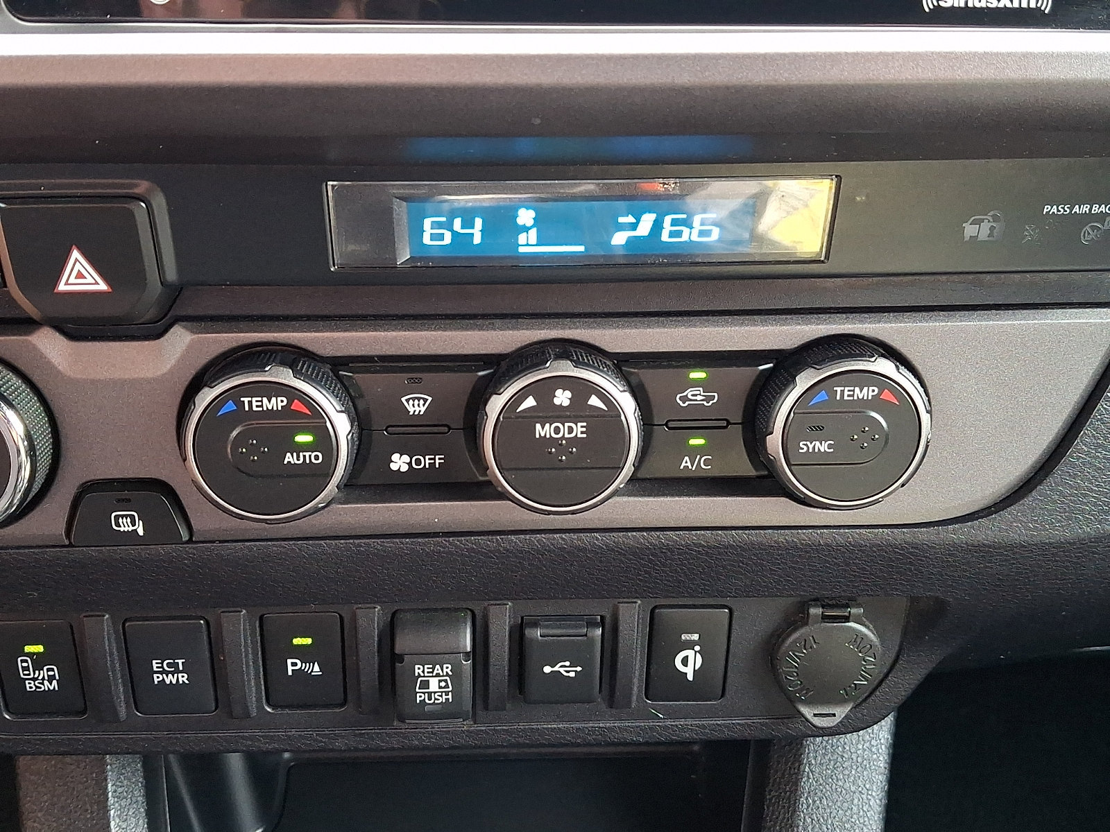 Used 2023 Toyota Tacoma TRD Off-Road w/ Technology Package AWD/4WD image 15