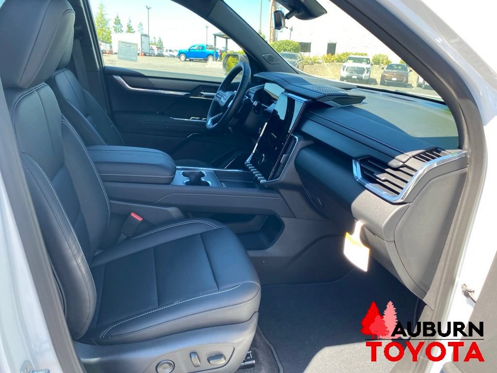 Used 2026 GMC Acadia Elevation w/ Black Edition AWD/4WD image 16