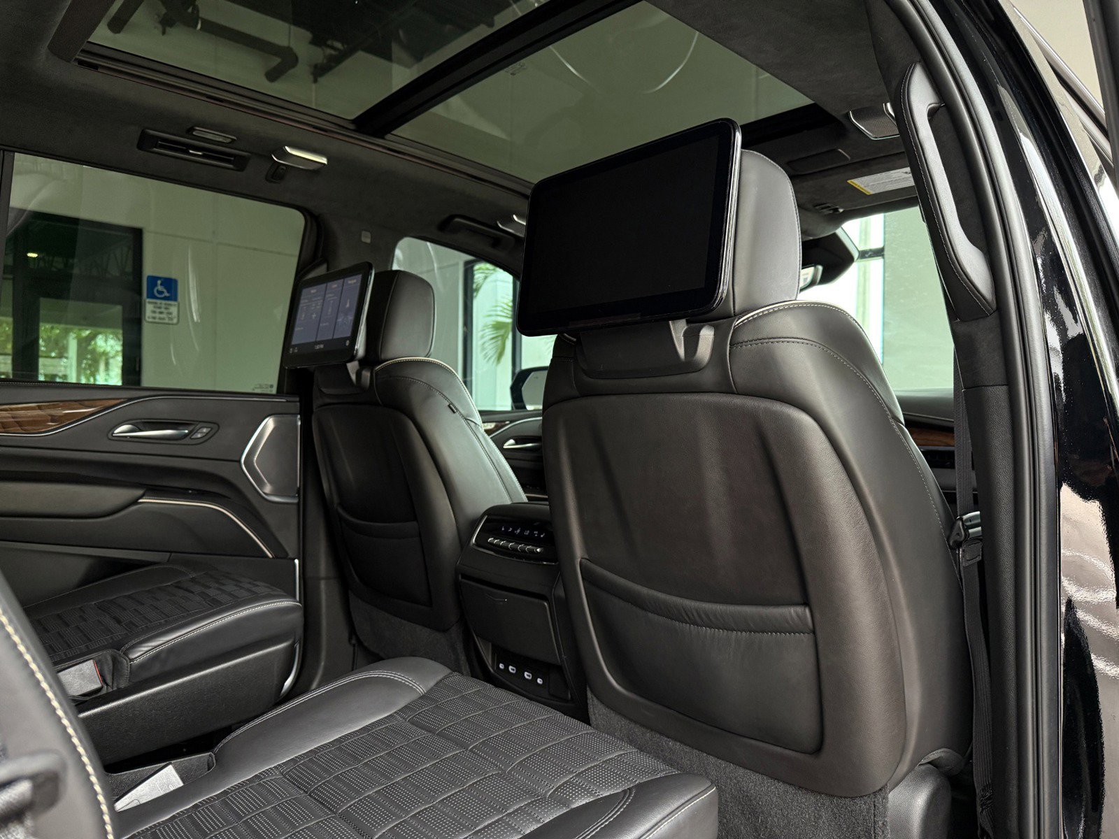 Used 2021 Cadillac Escalade Sport Platinum AWD/4WD image 28