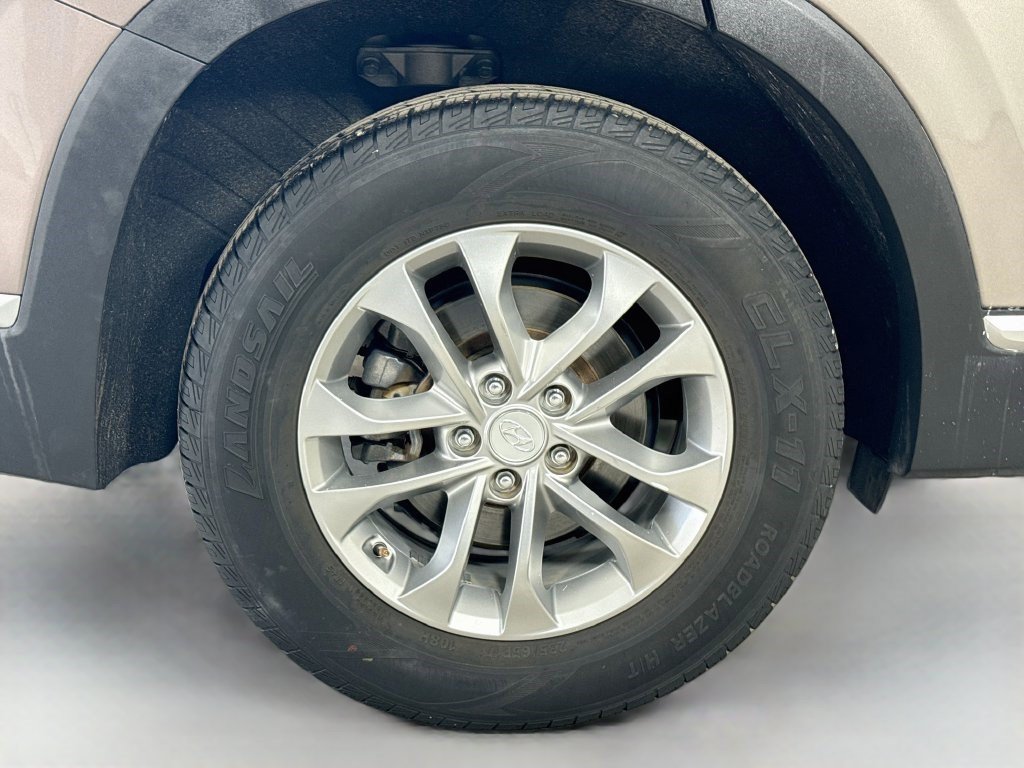 Used 2020 Hyundai Santa Fe SEL FWD image 32