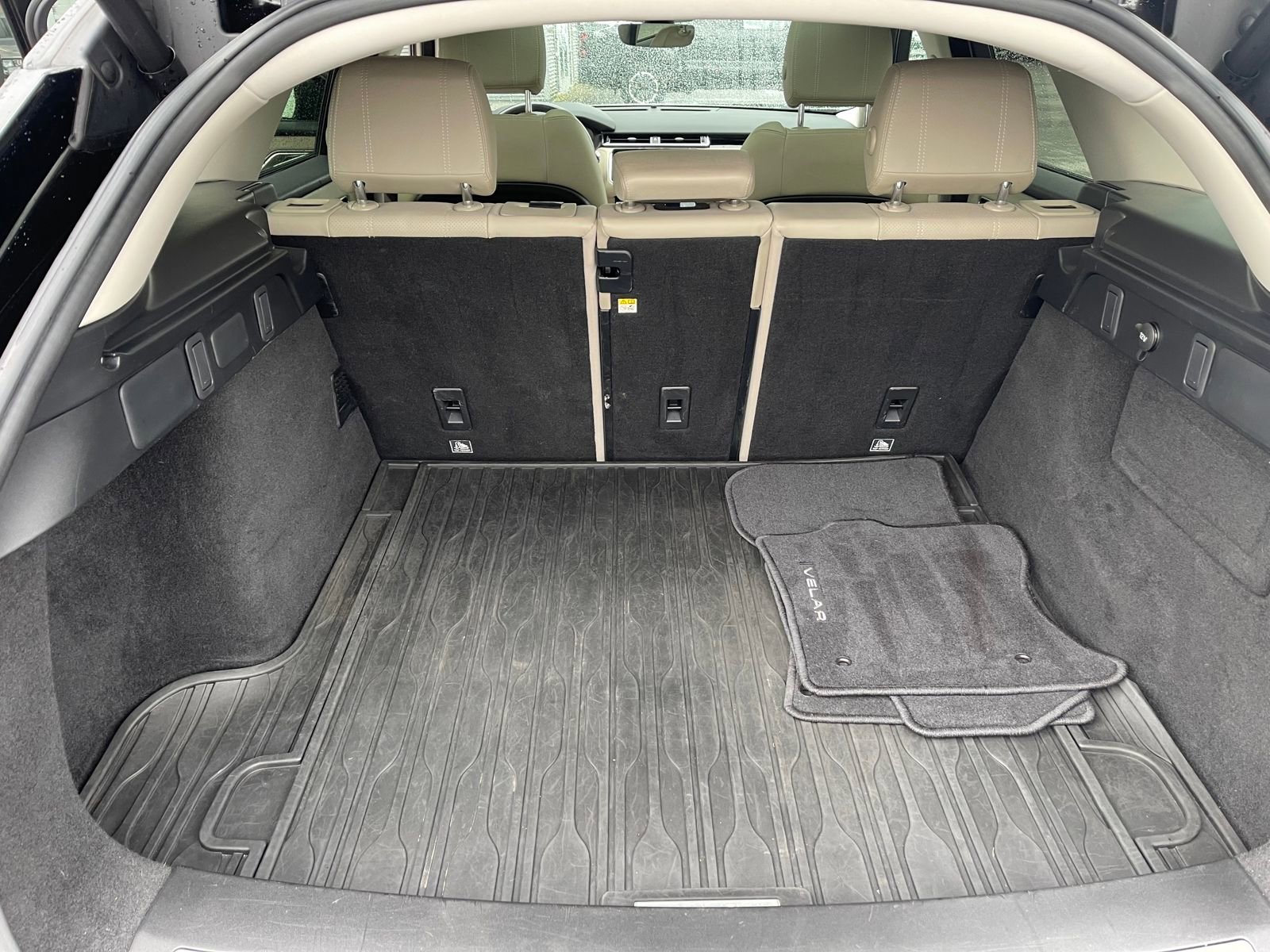 Used 2018 Land Rover Range Rover Velar S image 15