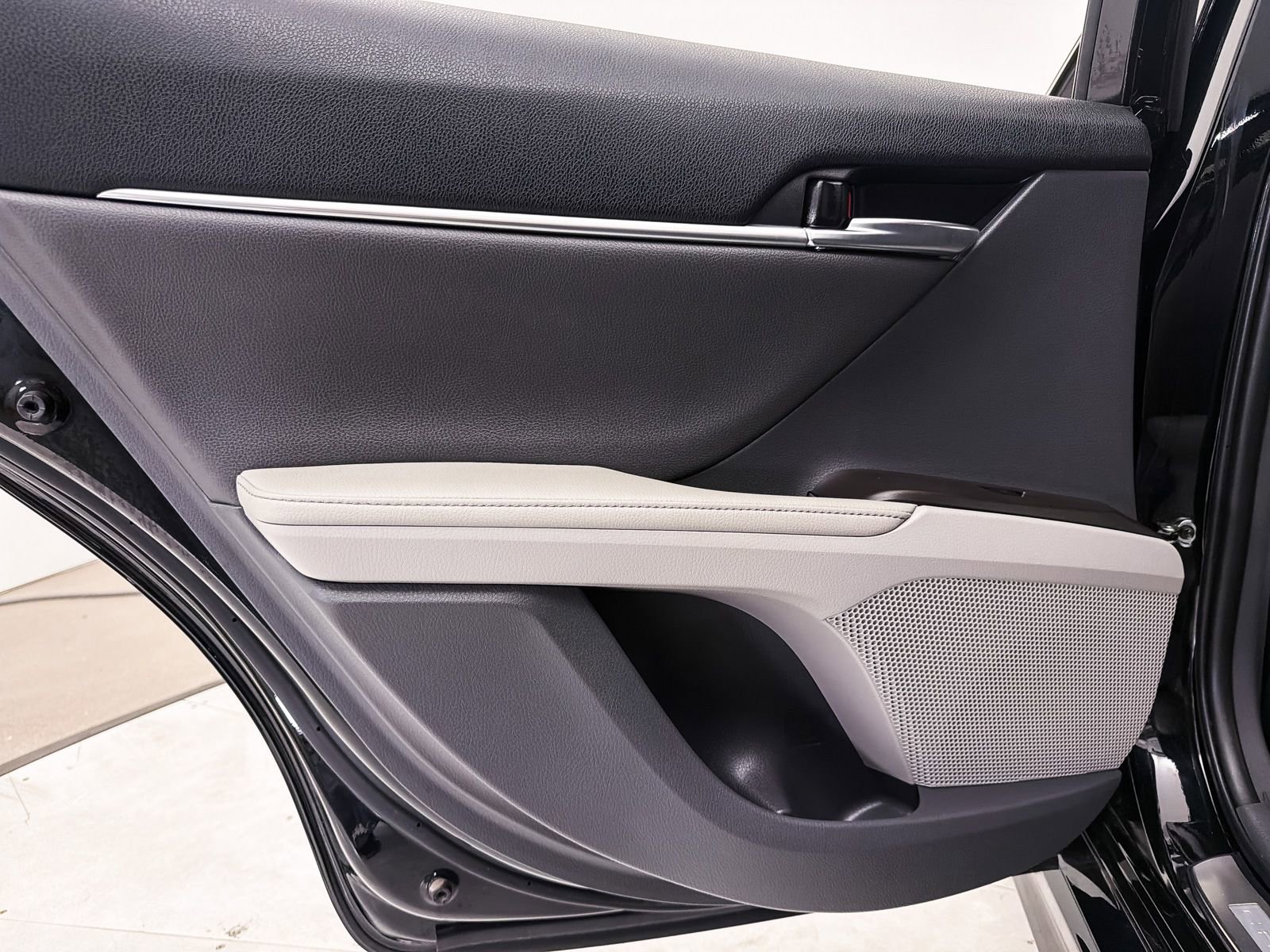 Used 2021 Toyota Camry XSE w/ Navigation Package FWD image 28