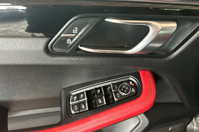 Used 2021 Porsche Macan image 12