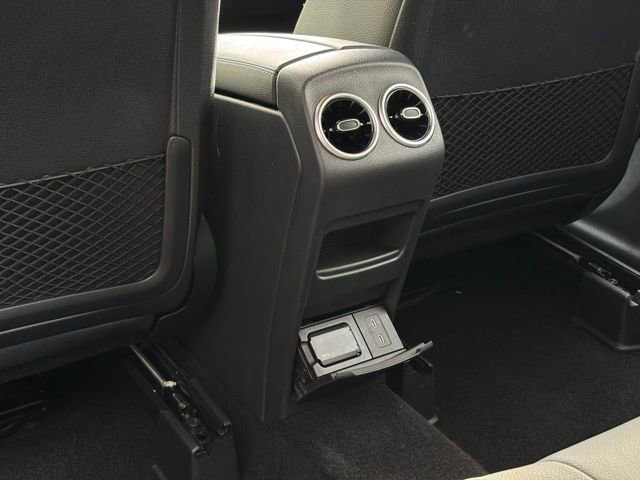 Used 2025 Mercedes-Benz GLB 250 4MATIC image 41