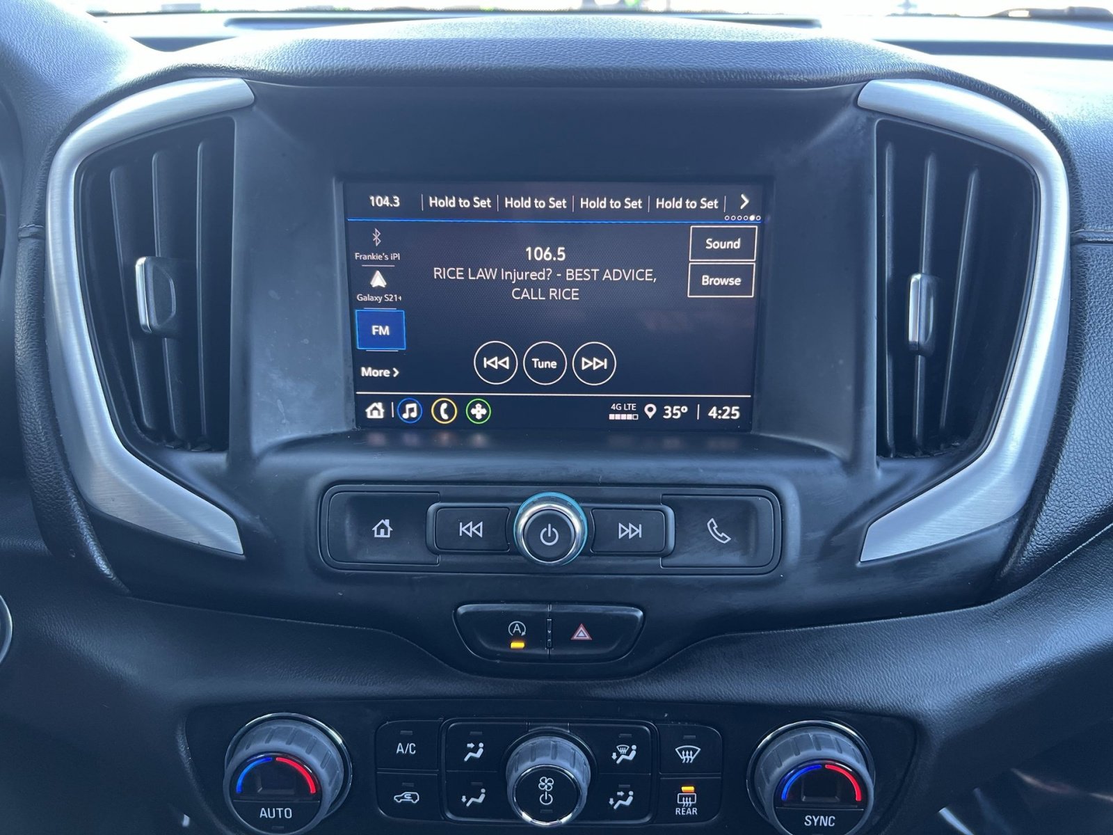 Used 2022 GMC Terrain SLE w/ Driver Convenience Package image 18