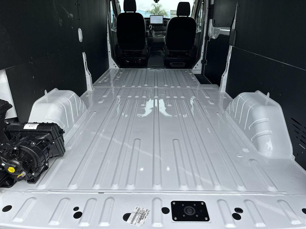 New 2026 Ford Transit 250 148 Medium Roof RWD image 17
