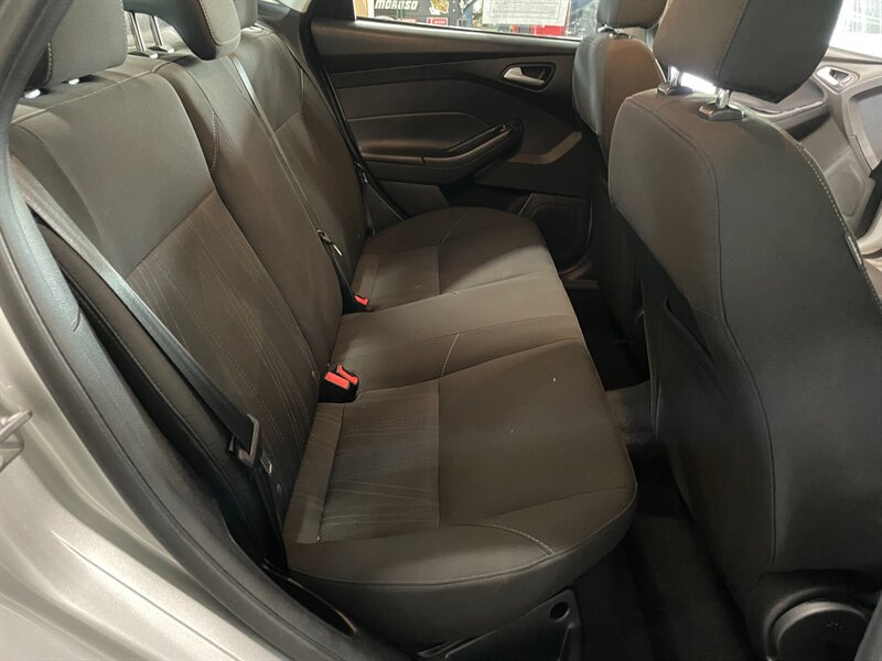 Used 2016 Ford Focus SE w/ SE Cold Weather Package FWD image 18