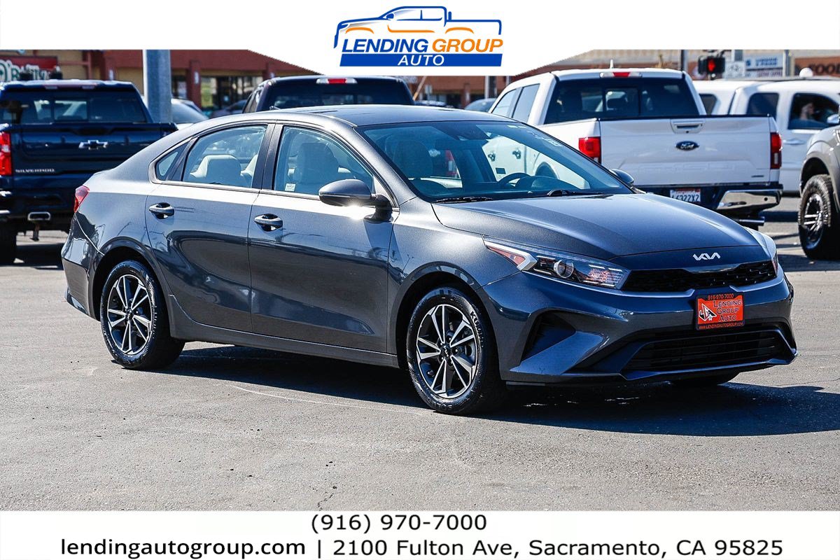 Used 2023 Kia Forte LXS w/ LXS Technology Package FWD image 5