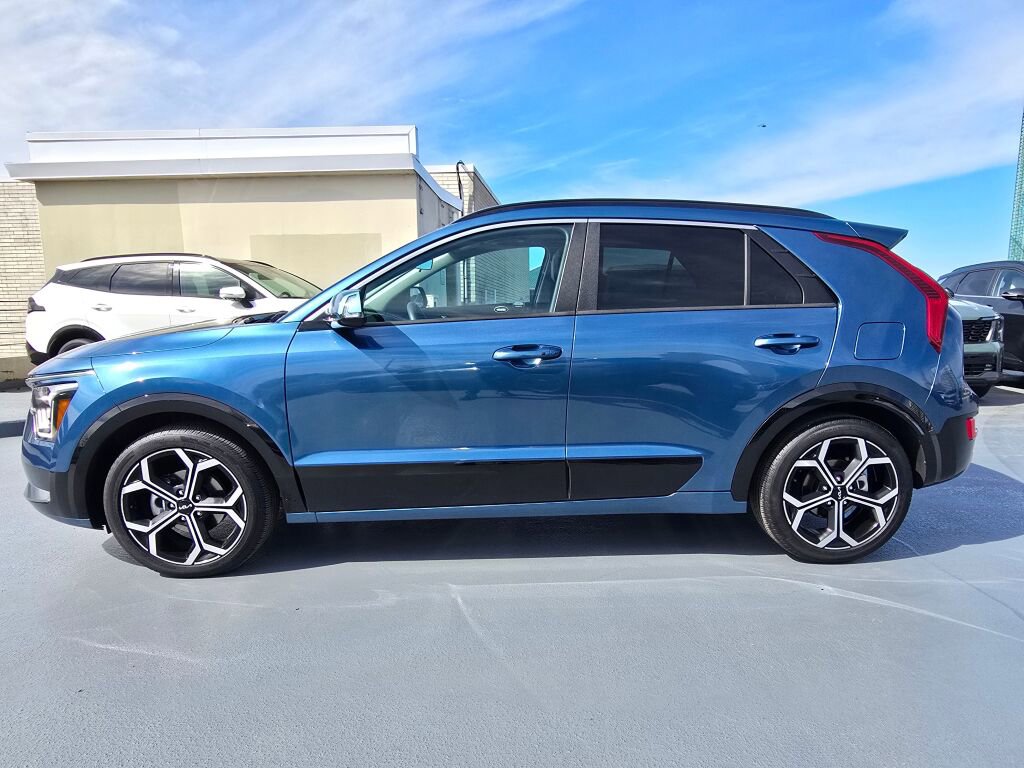 Used 2024 Kia Niro EX Touring image 8