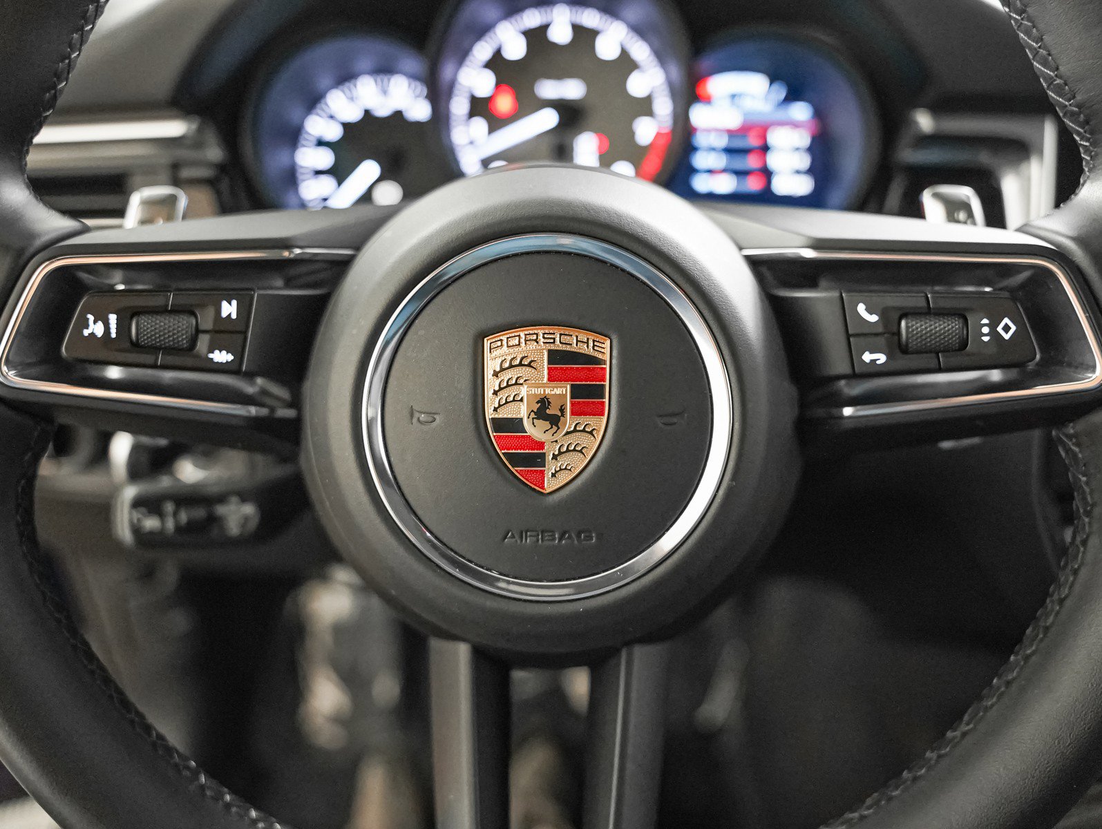 Certified 2024 Porsche Macan S image 17