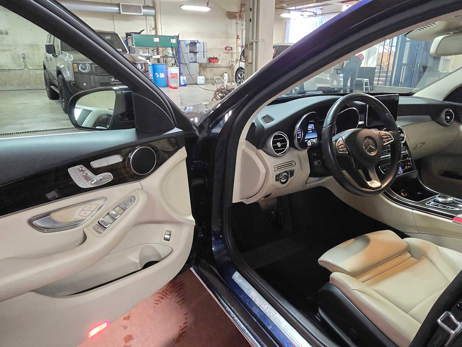 Used 2017 Mercedes-Benz C 300 Sedan image 19