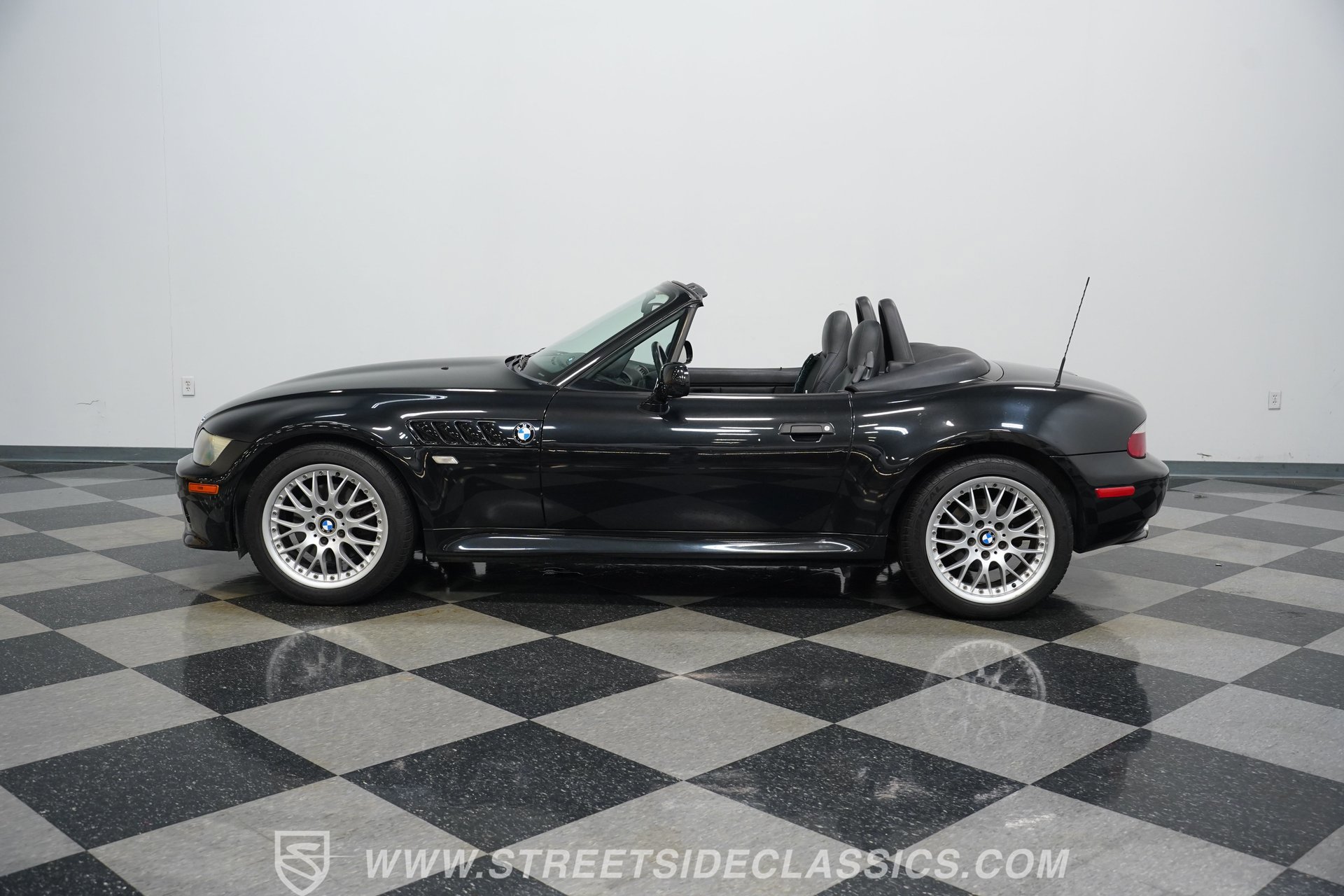 Used 2002 BMW Z3 3.0i image 8