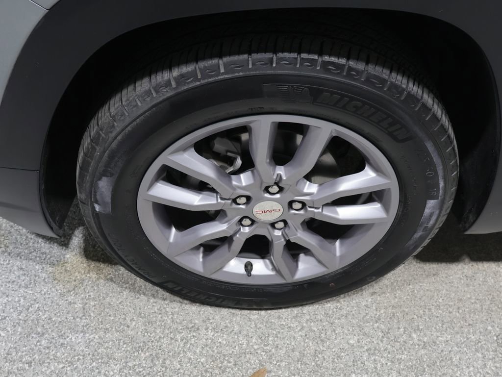 Used 2024 GMC Terrain SLT AWD/4WD image 9