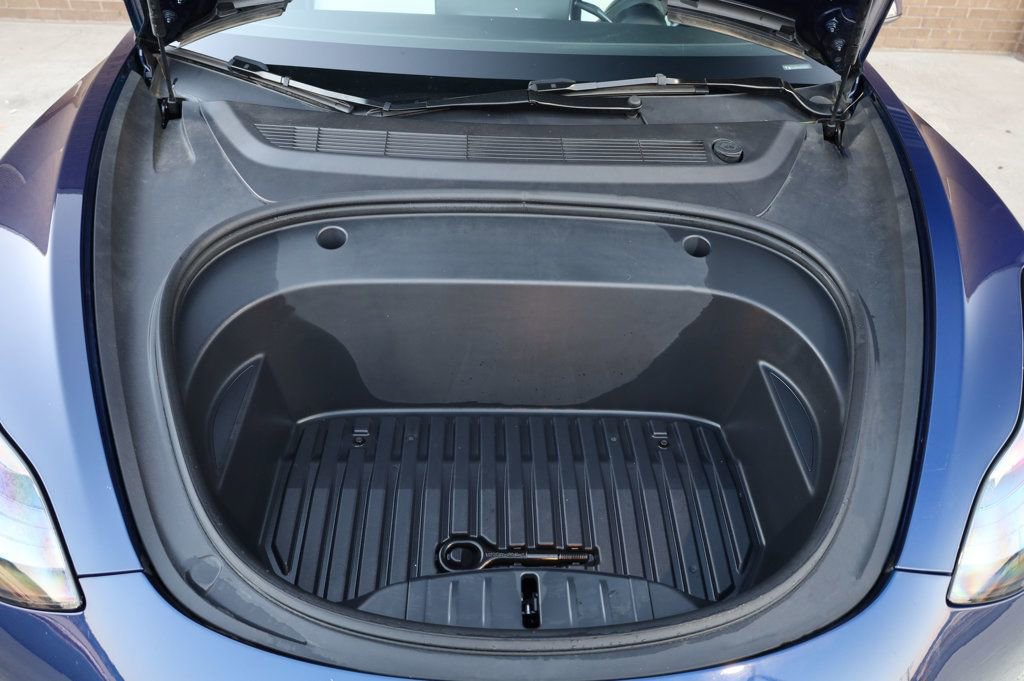 Used 2023 Tesla Model 3 Standard Range image 11