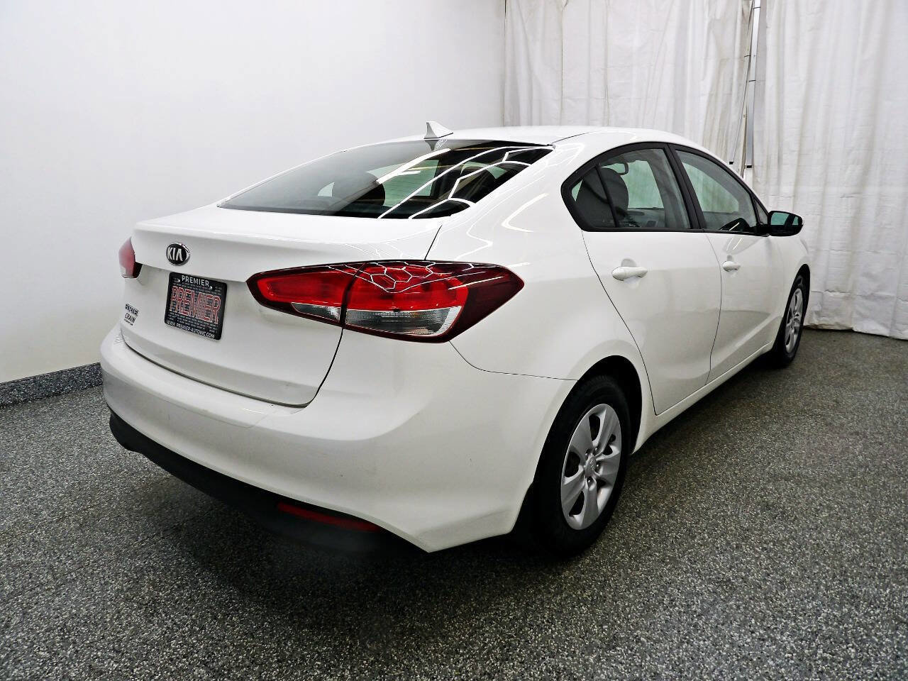 Used 2017 Kia Forte LX image 5