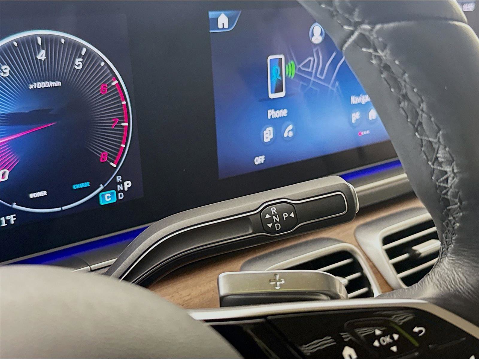 Used 2025 Mercedes-Benz GLE 350 4MATIC image 16