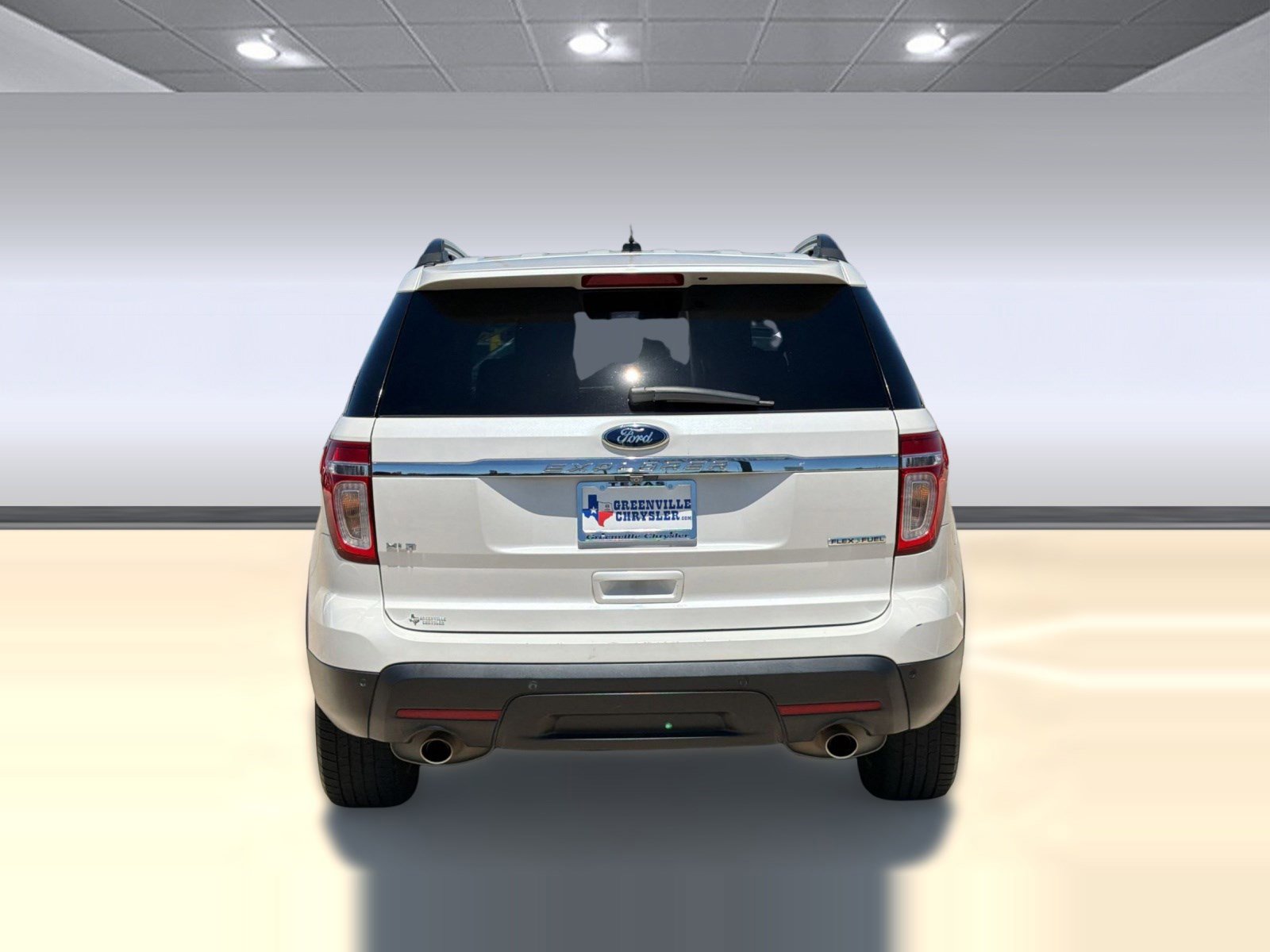 Used 2015 Ford Explorer XLT w/ Equipment Group 202B FWD image 10